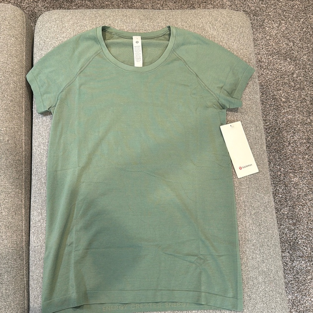 Lululemon top never worn